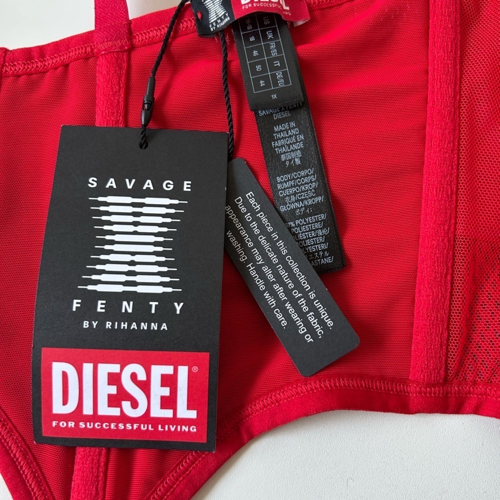 NWT SAVAGE X FENTY/DIESEL FISHNET BUSTIER RED. US 16-18. - Picture 8 of 11